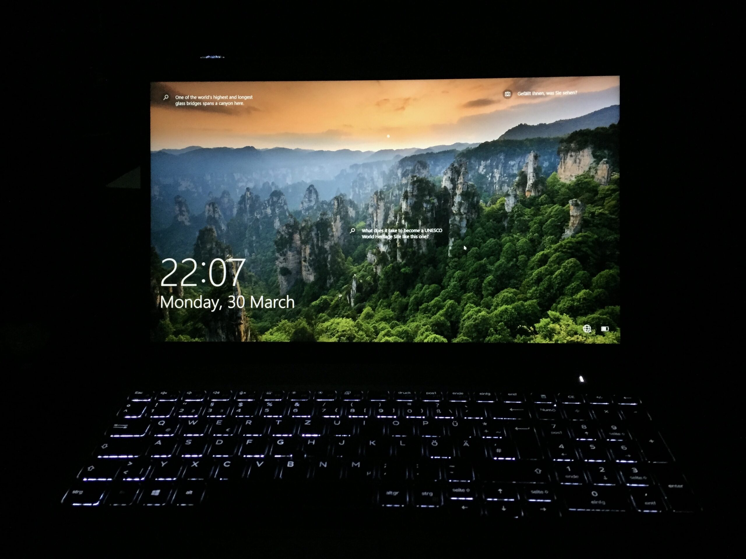 Laptop im Dunkeln